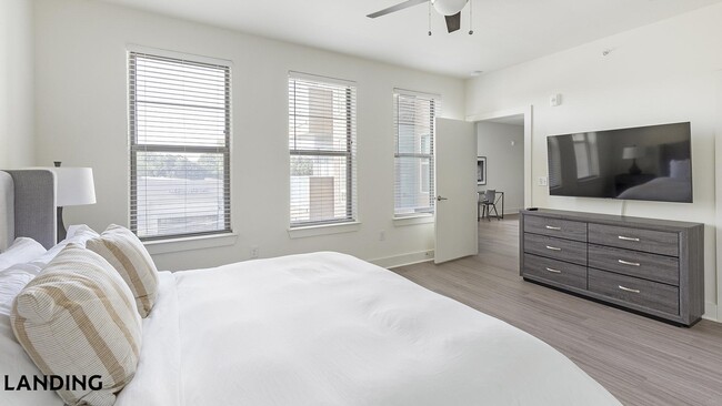 Building Photo - 5200 White Settlement Rd