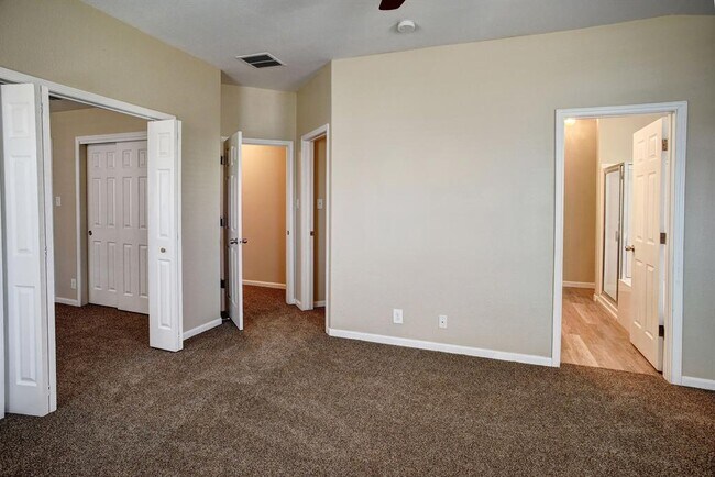 Building Photo - 319 Wildcat Dr