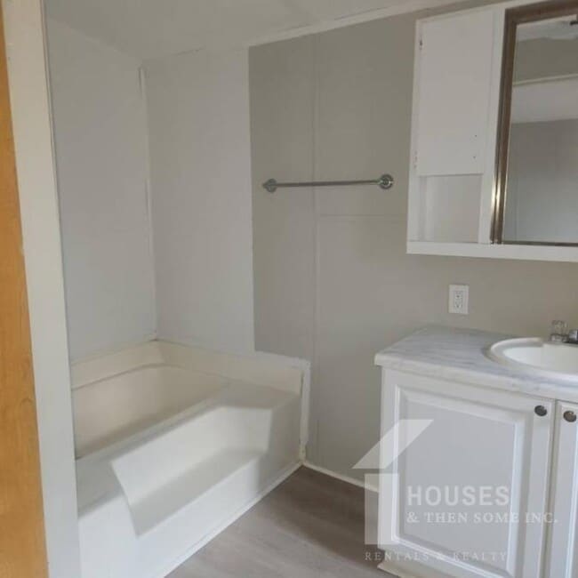 Building Photo - 1418 Anderson Ridge Rd