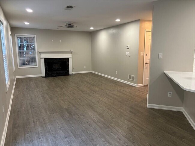 Building Photo - 1105 Trumpet Vine Ct SE