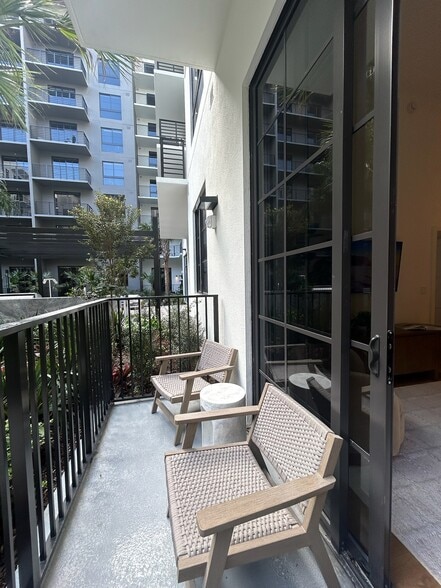 Building Photo - 1625 NE 124th St