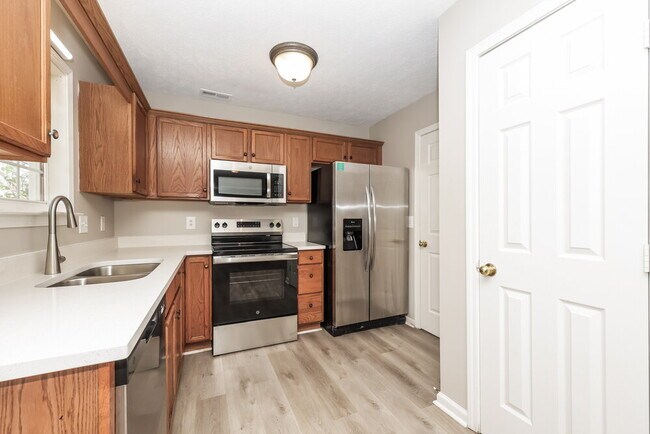 Building Photo - 913 Buckhaven Dr