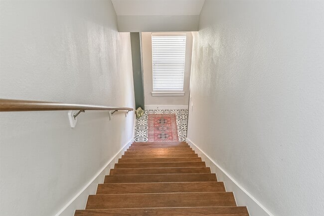 Building Photo - 1799 E Winn Ave