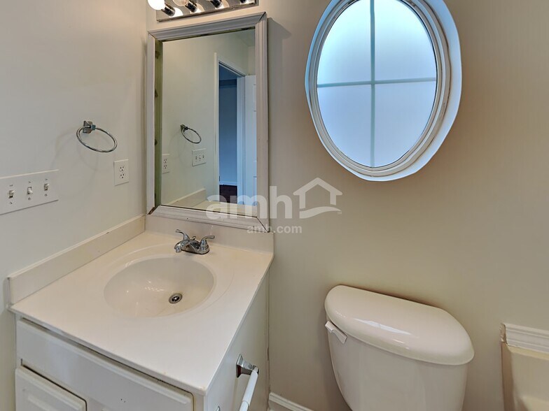 Building Photo - 8621 Berrybrook Ln