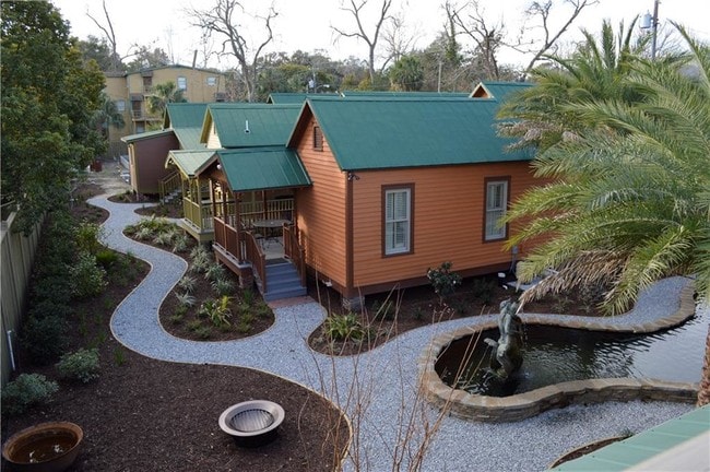 Building Photo - 802 Howe St