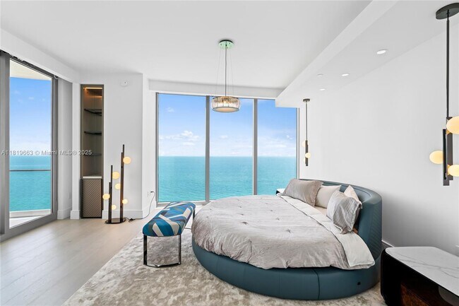 Building Photo - 17975 Collins Ave