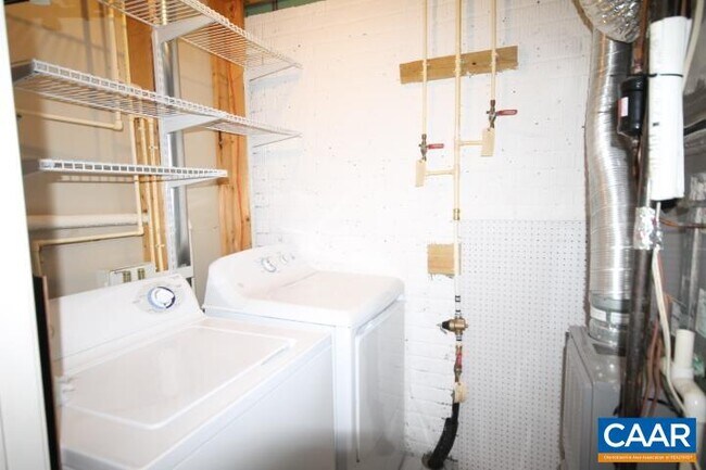 Building Photo - 2452 Abington Dr