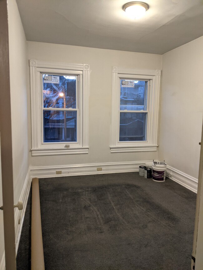 Spacious rooms! - 820 N 4th St