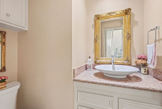 Building Photo - 10125 Valley Forge Dr