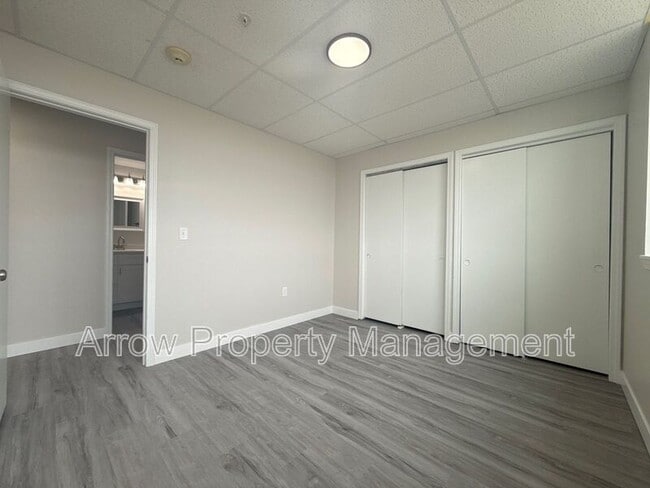 Building Photo - 731 E Crawford St