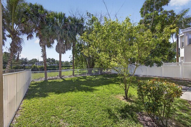 Building Photo - 1104 Oakwater Dr