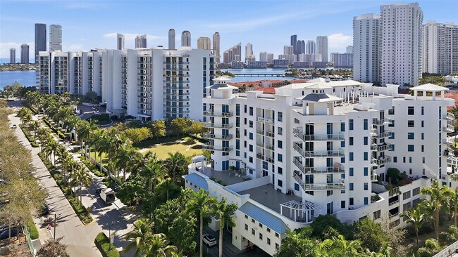 Building Photo - 3030 NE 188th St