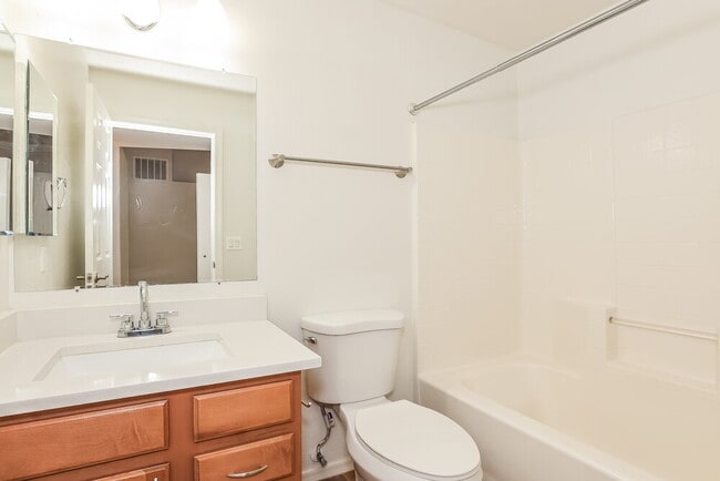 Building Photo - 4966 E Magnus Dr