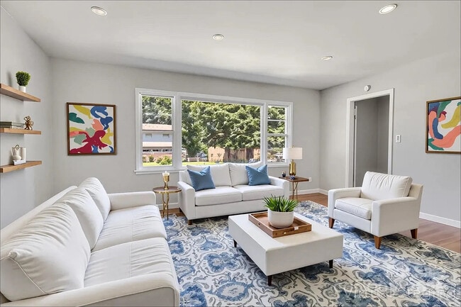 Building Photo - 4635 Thornwood Rd