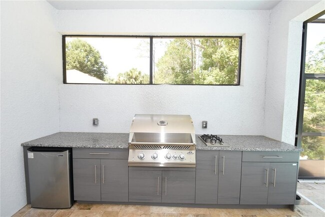 Building Photo - 108 Plainview Dr
