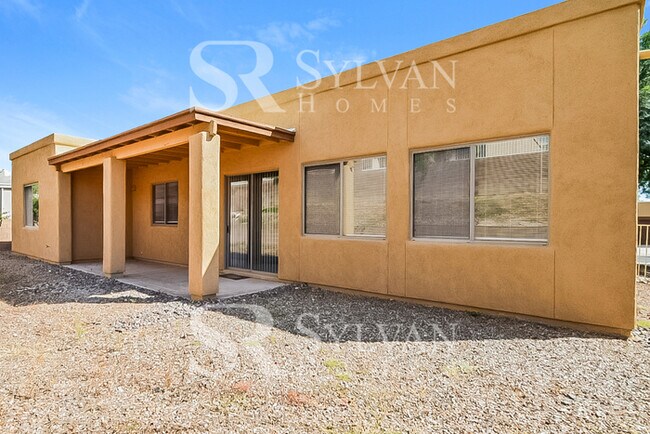 Building Photo - Charming 4BR 2BA Home