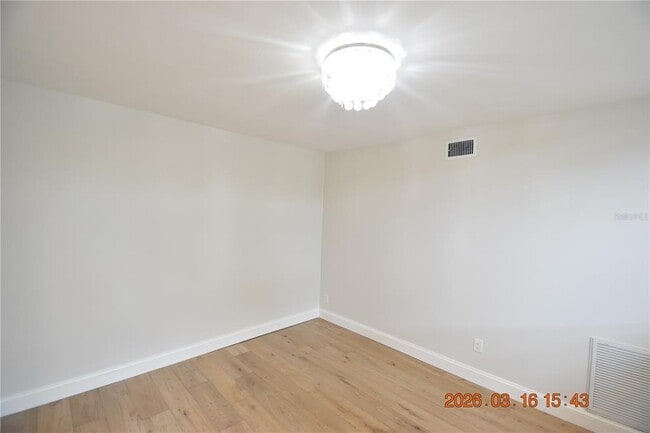 Building Photo - 571 Luzon Ave