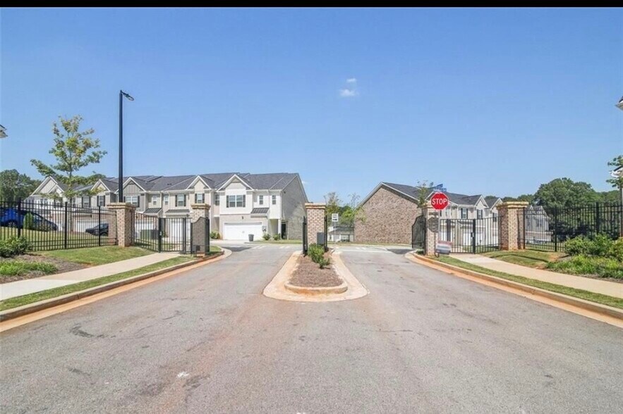 Building Photo - 179 Hampton Cir