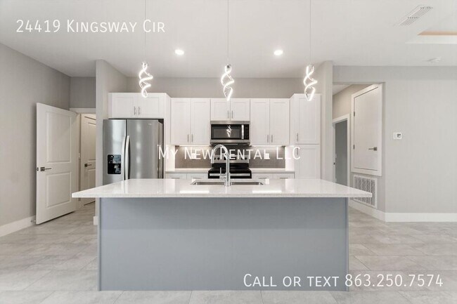 Building Photo - 24419 SW Kingsway Cir