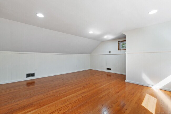 Building Photo - 67 Hicock Dr