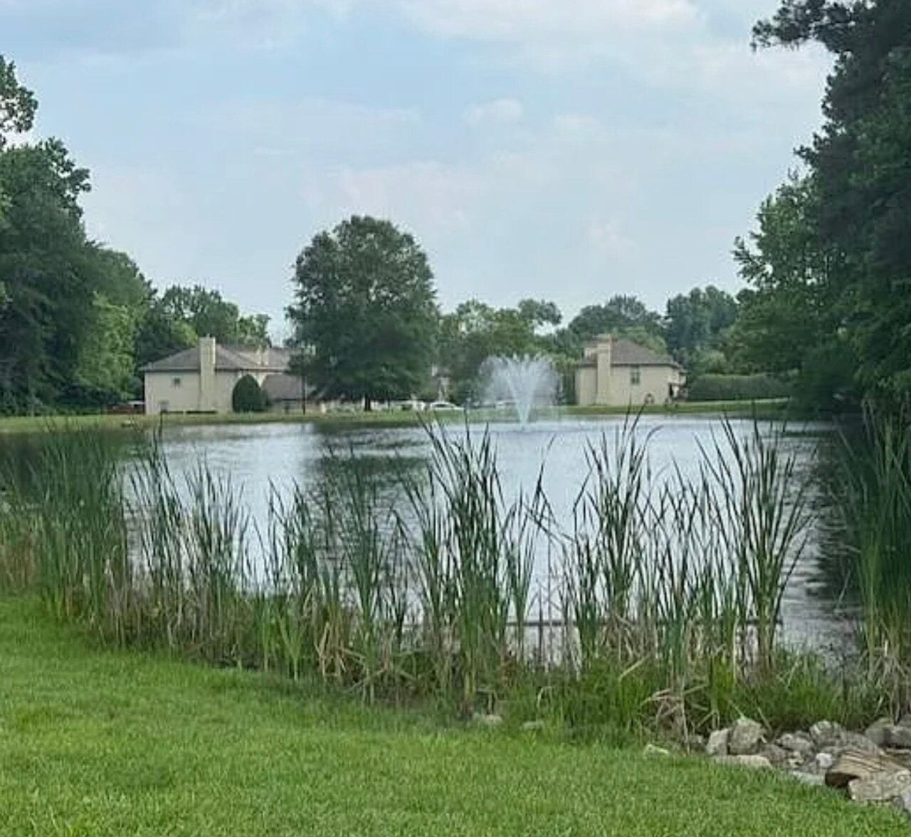 Building Photo - 1694 Red Oak Dr