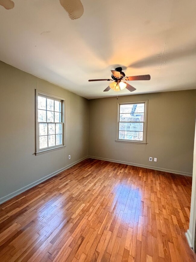 Building Photo - 3/1 House in Celanese $1,495