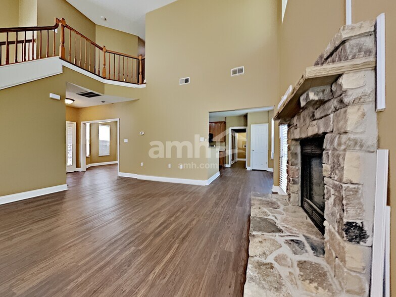 Building Photo - 10904 Parkgate Ln