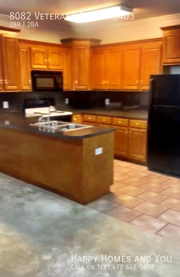 Building Photo - 8082 Veterans Pkwy