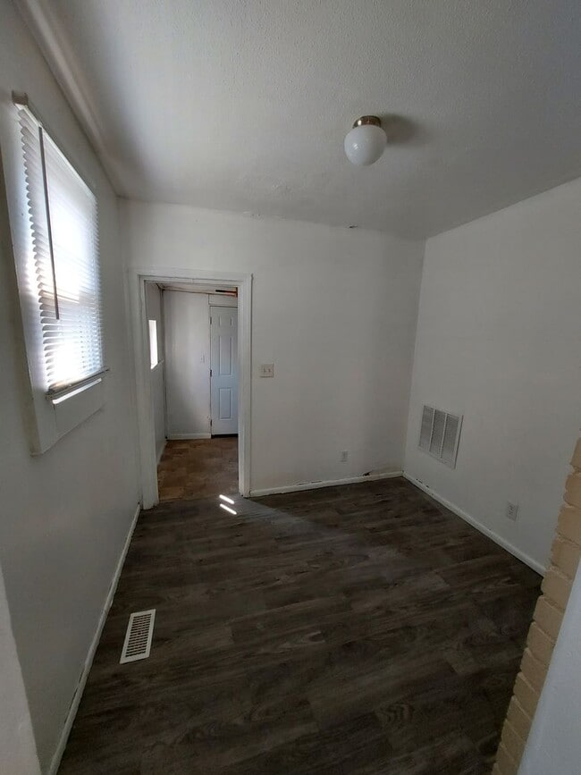 Building Photo - 1 BD/1BA