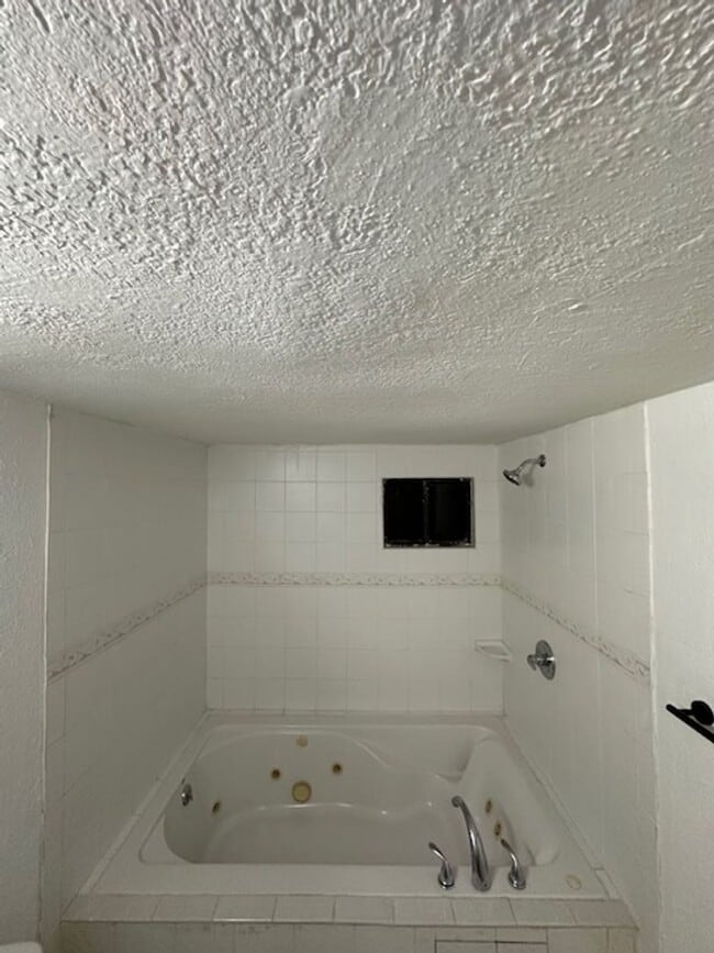 Building Photo - JP - Early