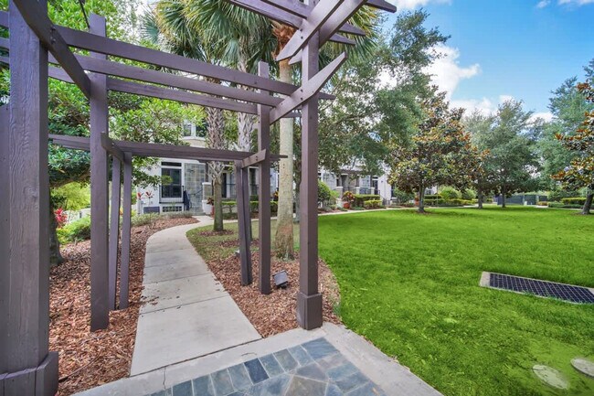Building Photo - 14590 Damai Ln
