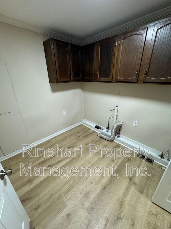 Building Photo - 820 Patton St