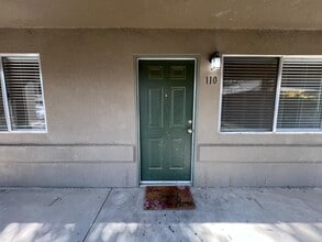 Building Photo - 1262 N Marks Ave