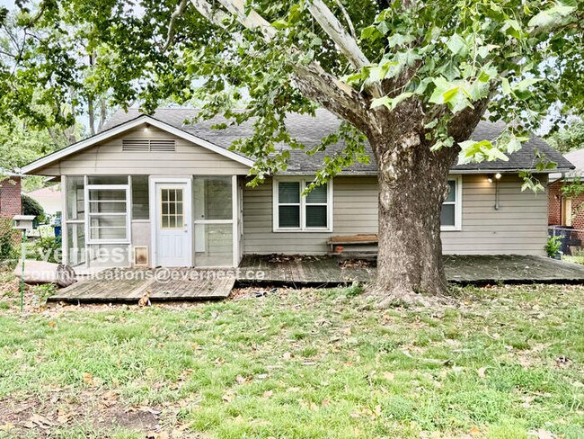 Building Photo - Lovely 3-Bedroom Home with Modern Amenitie...