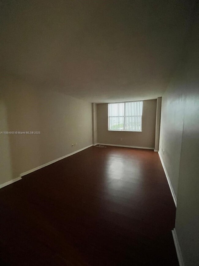 Building Photo - 1470 NE 123rd St