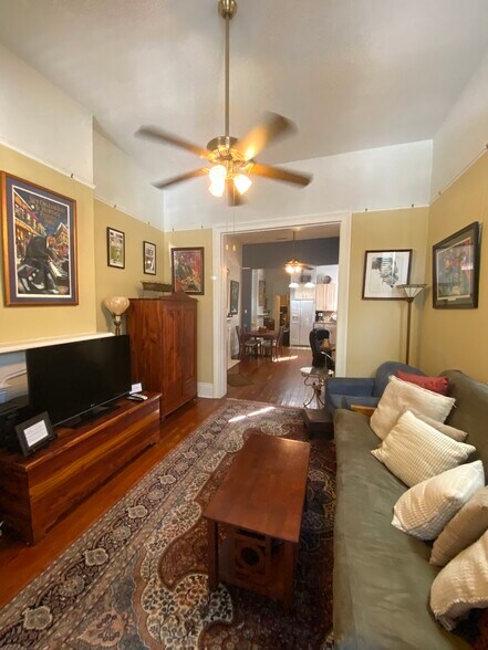 Enter into the den area to start living like a local! - 4634 Orleans Ave