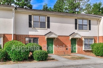 Building Photo - 707 Cardinal St