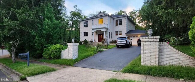 Building Photo - 1310 Forestwood Dr
