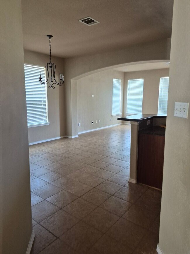 Building Photo - Bright & Inviting 3-Bedroom Home with Flex Space in The Meadows at Buda