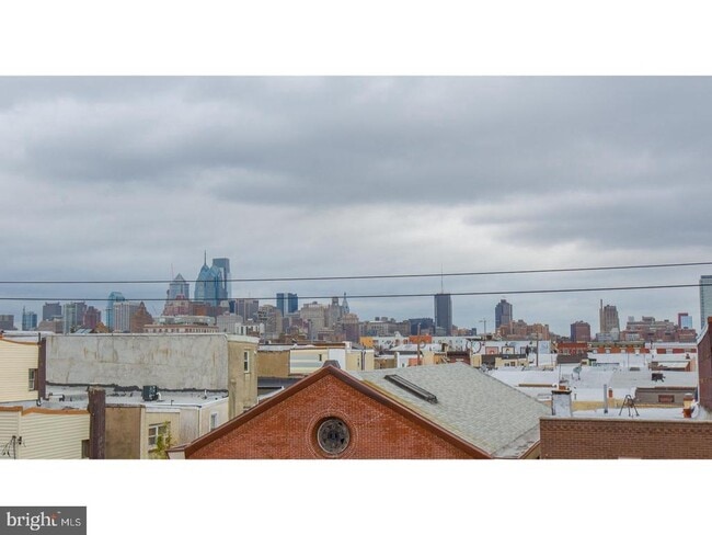 Building Photo - 1400-14-1414 S Darien St