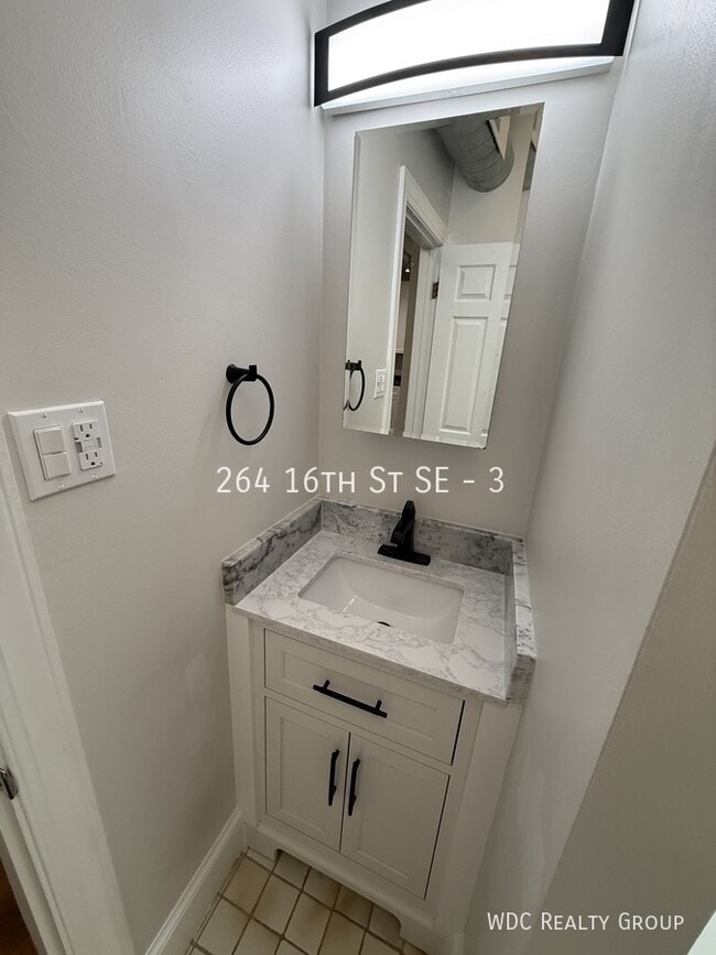 Building Photo - 264 16th St SE