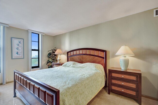 Building Photo - 1000 S Ocean Blvd