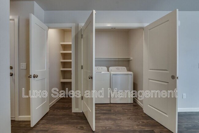 Building Photo - 407 Vail Cir