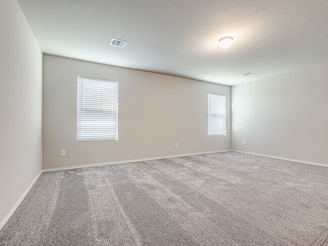 Building Photo - 629 W Lola Dr