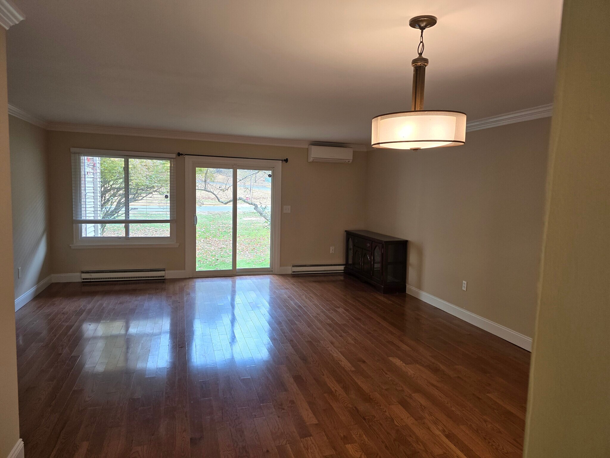Building Photo - 11 Cedarland Ct