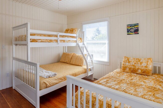 Building Photo - 640 S Columbia St