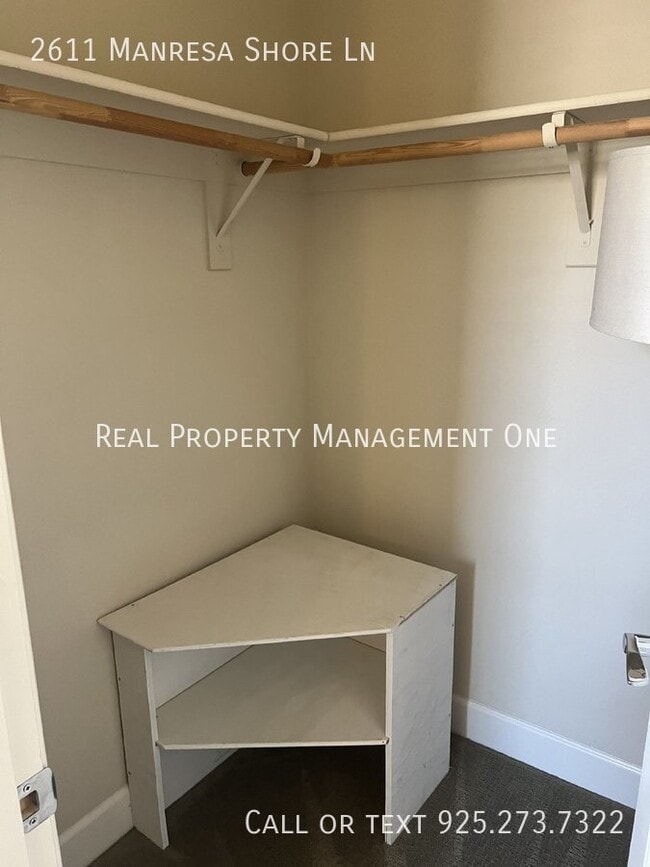 Building Photo - 2611 Manresa Shore Ln