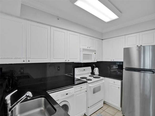 Building Photo - 2501 S Ocean Dr