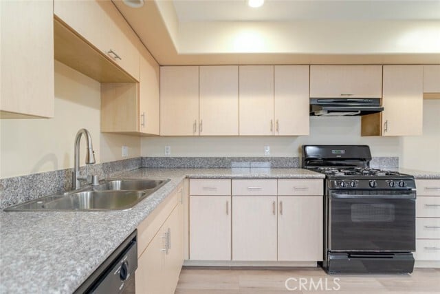 Building Photo - 1466 Tamarind Ave