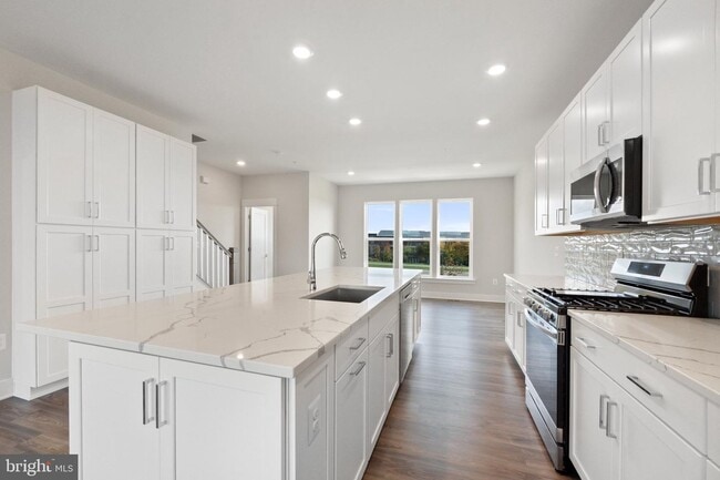 Building Photo - 23142 Horseshoe Trl Sq